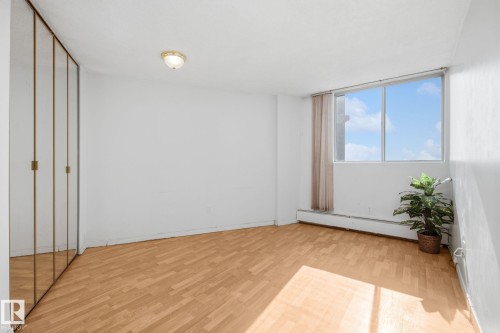 #1413 13910 Stony Plain Rd Nw, Edmonton, AB - Indoor Photo Showing Other Room
