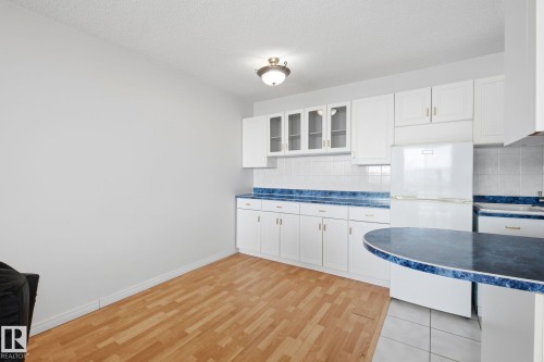 #1413 13910 Stony Plain Rd Nw, Edmonton, AB - Indoor Photo Showing Kitchen