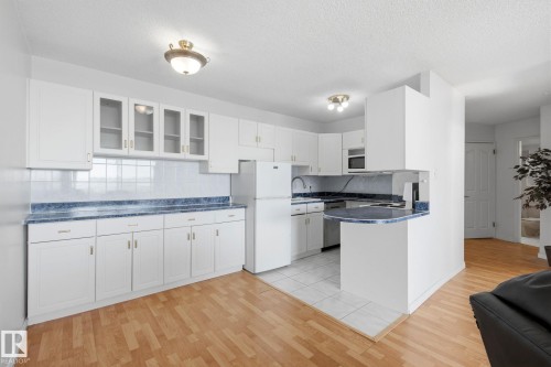 #1413 13910 Stony Plain Rd Nw, Edmonton, AB - Indoor Photo Showing Kitchen