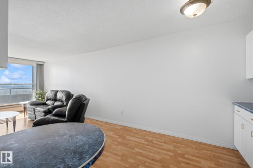 #1413 13910 Stony Plain Rd Nw, Edmonton, AB - Indoor