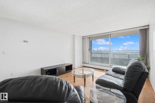 #1413 13910 Stony Plain Rd Nw, Edmonton, AB - Indoor Photo Showing Living Room