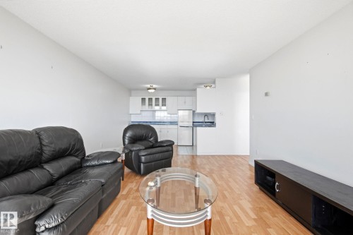 #1413 13910 Stony Plain Rd Nw, Edmonton, AB - Indoor Photo Showing Living Room