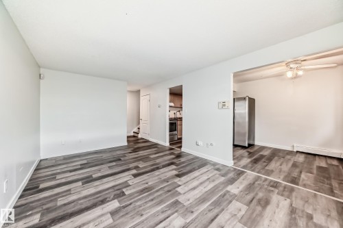 #18B 18305 89 Av Nw, Edmonton, AB - Indoor Photo Showing Other Room