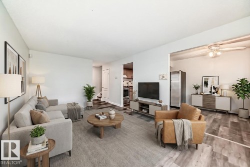 #18B 18305 89 Av Nw, Edmonton, AB - Indoor Photo Showing Living Room