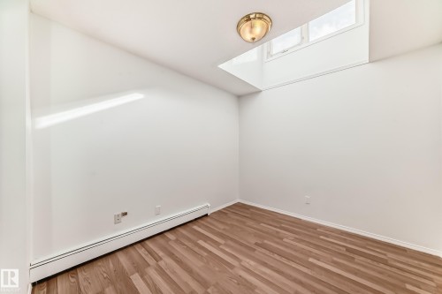 #18B 18305 89 Av Nw, Edmonton, AB - Indoor Photo Showing Other Room