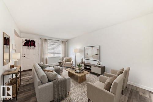 #18B 18305 89 Av Nw, Edmonton, AB - Indoor Photo Showing Living Room