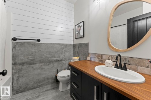 4804 64 Avenue, Cold Lake, AB - Indoor Photo Showing Bathroom