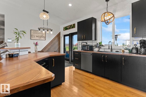 4804 64 Avenue, Cold Lake, AB - Indoor Photo Showing Kitchen