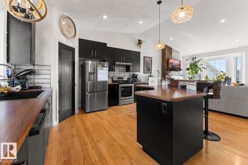 4804 64 Avenue, Cold Lake, AB - Indoor Photo Showing Kitchen With Upgraded Kitchen