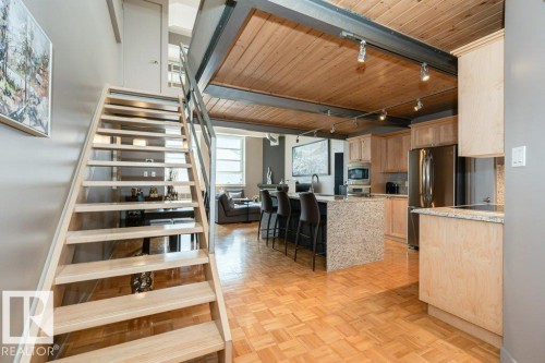 #203 10009 102 Av Nw, Edmonton, AB - Indoor Photo Showing Kitchen
