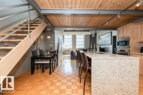 #203 10009 102 Av Nw, Edmonton, AB - Indoor