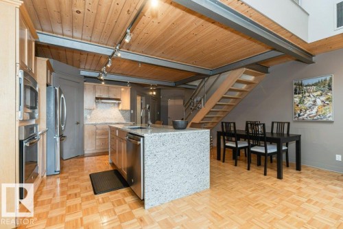 #203 10009 102 Av Nw, Edmonton, AB - Indoor Photo Showing Kitchen