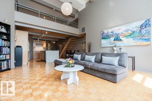 #203 10009 102 Av Nw, Edmonton, AB - Indoor Photo Showing Living Room