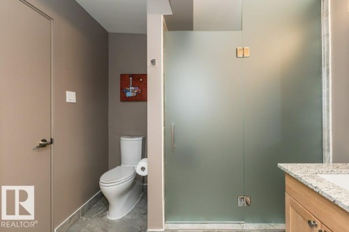 #203 10009 102 Av Nw, Edmonton, AB - Indoor Photo Showing Bathroom