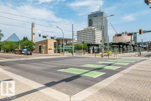 #203 10009 102 Av Nw, Edmonton, AB - Outdoor