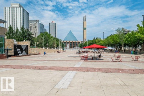 #203 10009 102 Av Nw, Edmonton, AB - Outdoor