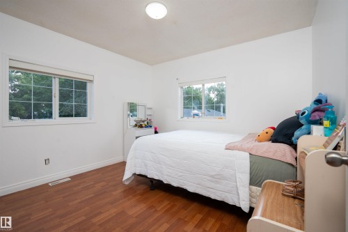 11918 42 Street Nw, Edmonton, AB - Indoor Photo Showing Bedroom