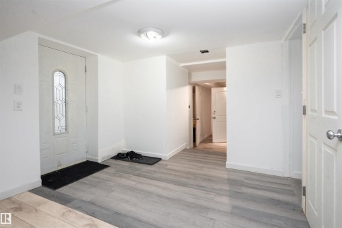 11918 42 Street Nw, Edmonton, AB - Indoor Photo Showing Other Room