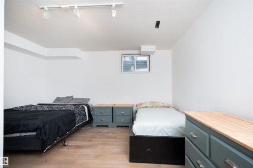 11918 42 Street Nw, Edmonton, AB - Indoor Photo Showing Bedroom