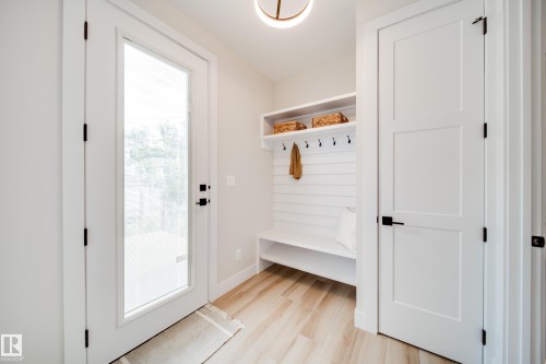 9625 101 Street Nw, Edmonton, AB - Indoor Photo Showing Other Room