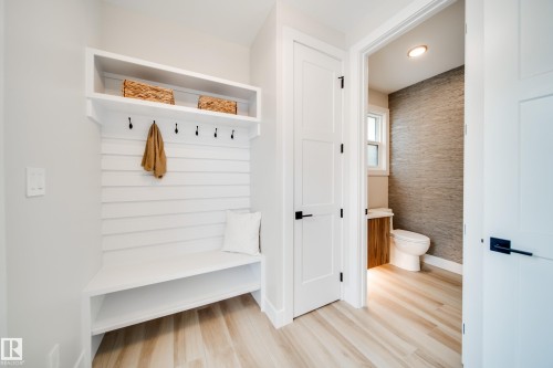 9625 101 Street Nw, Edmonton, AB - Indoor Photo Showing Other Room