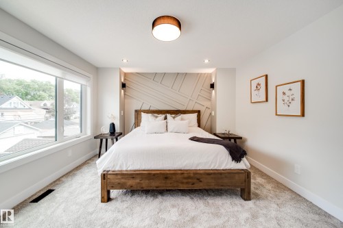 9625 101 Street Nw, Edmonton, AB - Indoor Photo Showing Bedroom