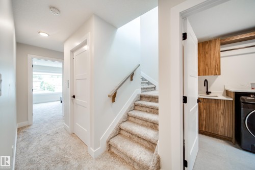 9625 101 Street Nw, Edmonton, AB - Indoor