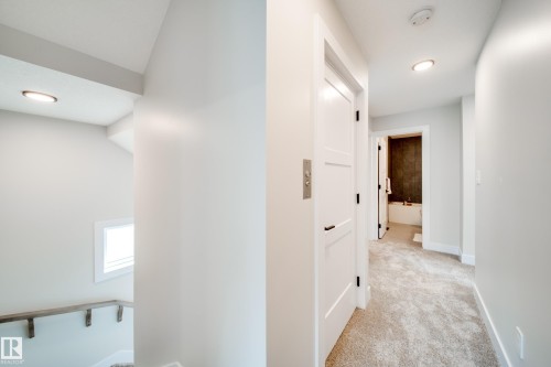 9625 101 Street Nw, Edmonton, AB - Indoor Photo Showing Other Room