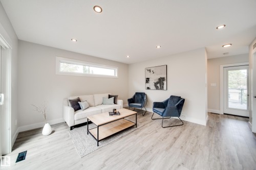 9625 101 Street Nw, Edmonton, AB - Indoor