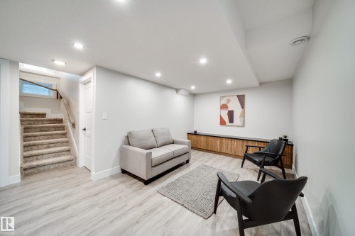 9625 101 Street Nw, Edmonton, AB - Indoor