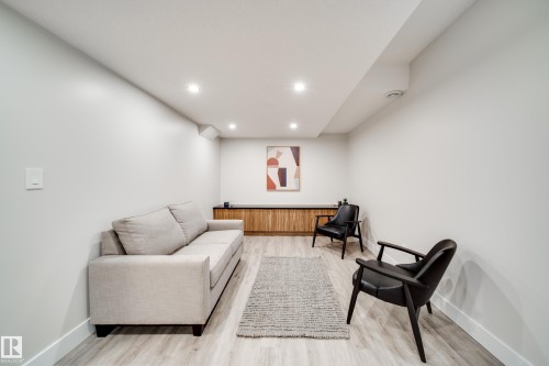 9625 101 Street Nw, Edmonton, AB - Indoor