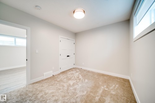 9625 101 Street Nw, Edmonton, AB - Indoor Photo Showing Other Room