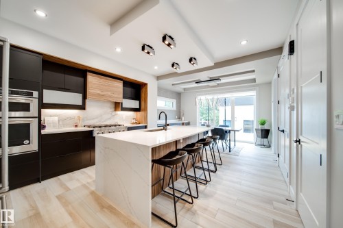 9625 101 Street Nw, Edmonton, AB - Indoor Photo Showing Kitchen With Upgraded Kitchen