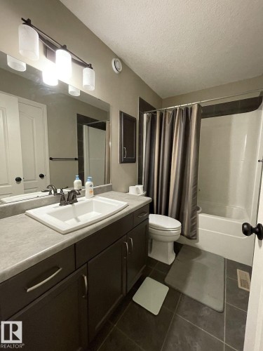 2251 Casey Crescent Sw, Edmonton, AB - Indoor Photo Showing Bathroom
