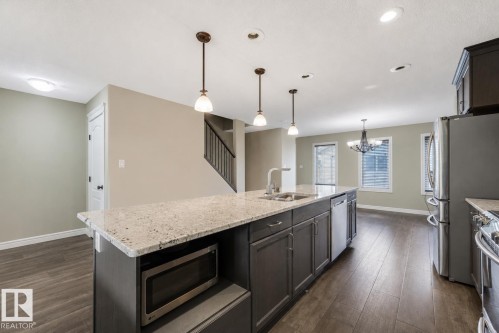 2251 Casey Crescent Sw, Edmonton, AB - Indoor Photo Showing Kitchen With Upgraded Kitchen