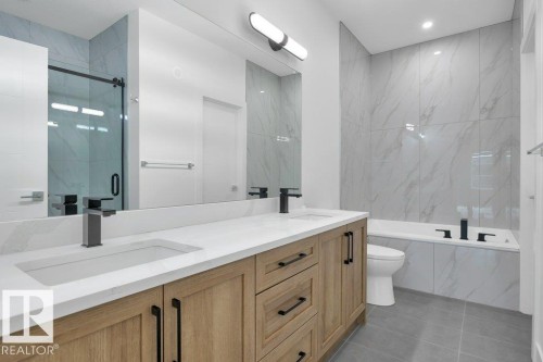 4 Southbridge Crt, Calmar, AB - Indoor Photo Showing Bathroom
