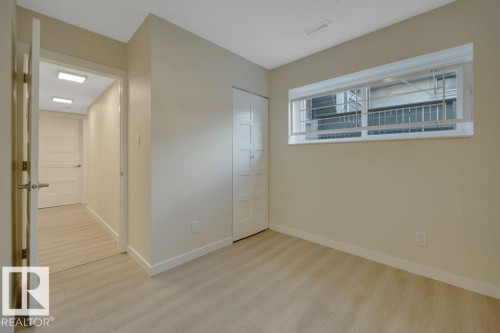 633 Willow Crest Nw, Edmonton, AB - Indoor Photo Showing Other Room