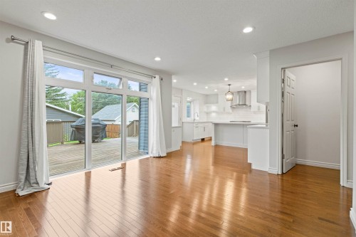 10626 125 Street Nw, Edmonton, AB - Indoor