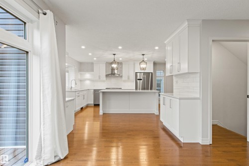 10626 125 Street Nw, Edmonton, AB - Indoor Photo Showing Kitchen