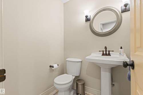 10626 125 Street Nw, Edmonton, AB - Indoor Photo Showing Bathroom