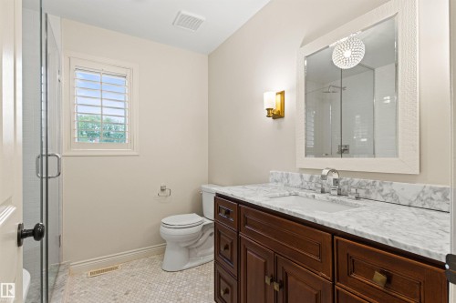 10626 125 Street Nw, Edmonton, AB - Indoor Photo Showing Bathroom