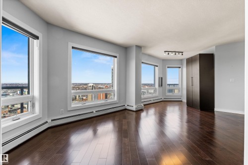 #2401 10152 104 St Nw, Edmonton, AB - Indoor