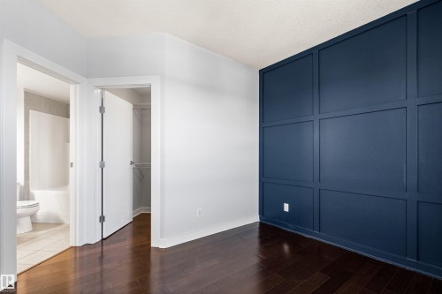 #2401 10152 104 St Nw, Edmonton, AB - Indoor Photo Showing Other Room