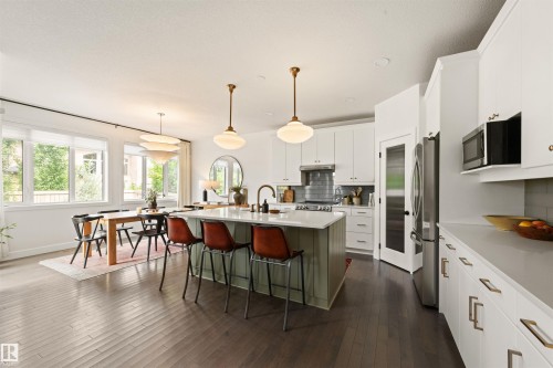 3722 Kidd Crescent Sw, Edmonton, AB - Indoor Photo Showing Kitchen With Stainless Steel Kitchen With Upgraded Kitchen