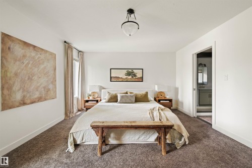 3722 Kidd Crescent Sw, Edmonton, AB - Indoor Photo Showing Bedroom
