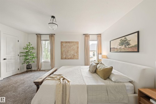 3722 Kidd Crescent Sw, Edmonton, AB - Indoor Photo Showing Bedroom