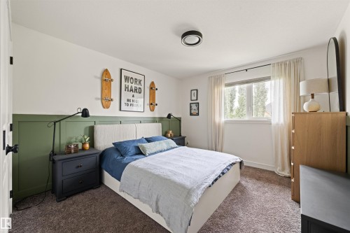 3722 Kidd Crescent Sw, Edmonton, AB - Indoor Photo Showing Bedroom