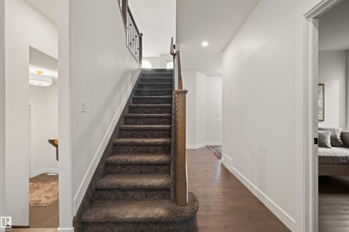 3722 Kidd Crescent Sw, Edmonton, AB - Indoor Photo Showing Other Room