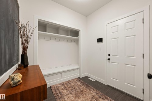 3722 Kidd Crescent Sw, Edmonton, AB - Indoor Photo Showing Other Room