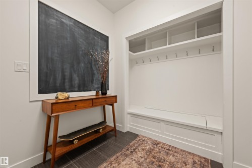 3722 Kidd Crescent Sw, Edmonton, AB - Indoor Photo Showing Other Room